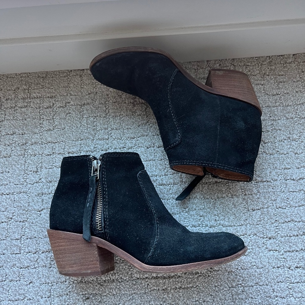 Madewell black suede boots size 5